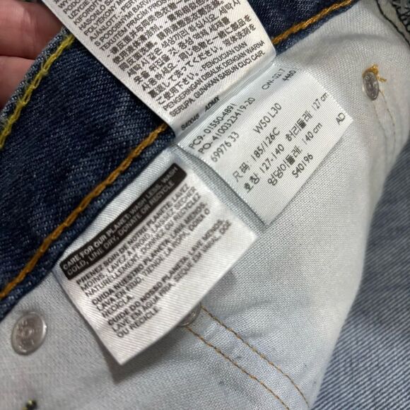 LEVI size 50x30 Classic Blue Men's Jeans 550 - Picture 3 of 11